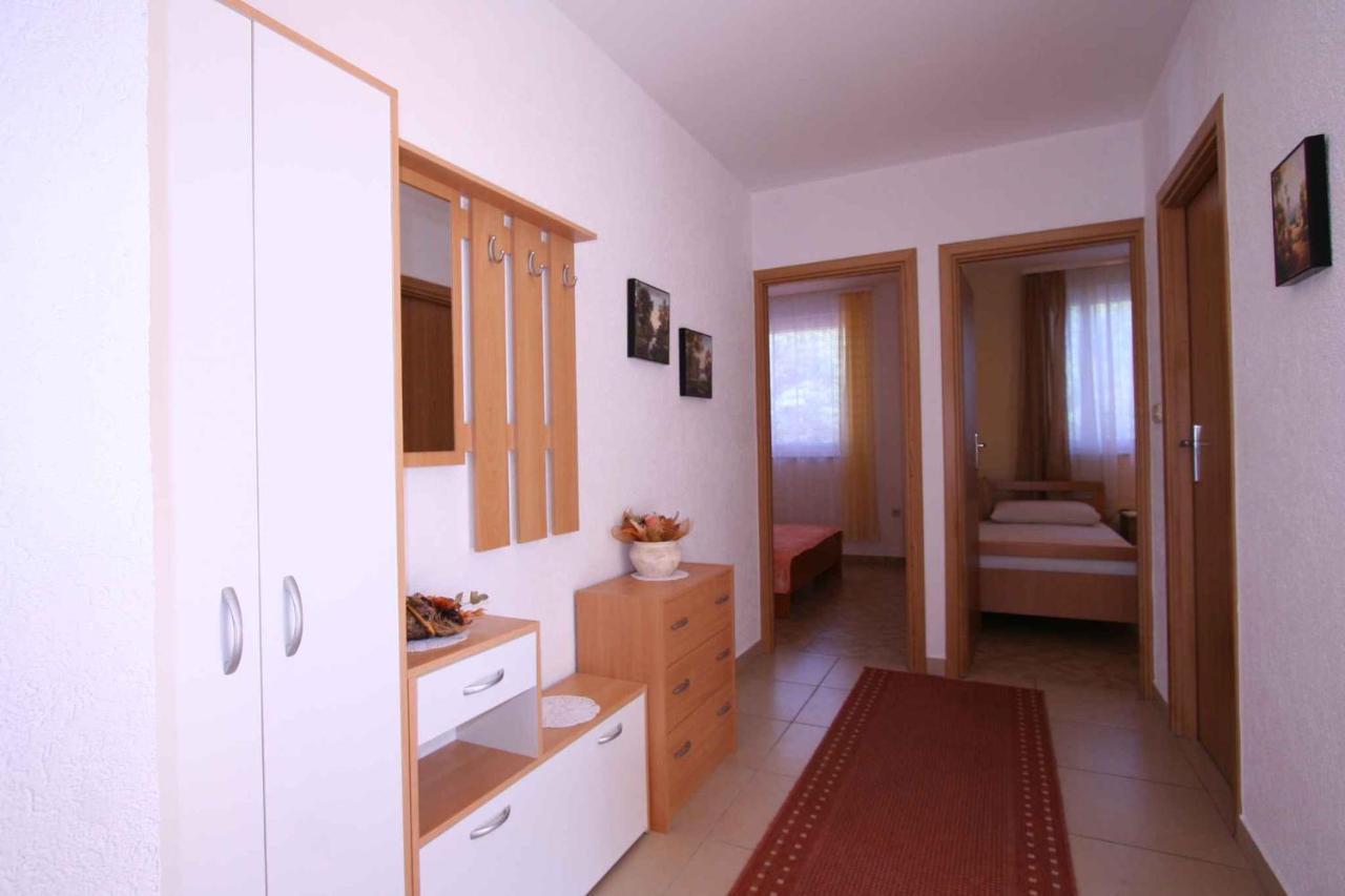 Apartments In Silo/Insel Krk 13442 Екстер'єр фото