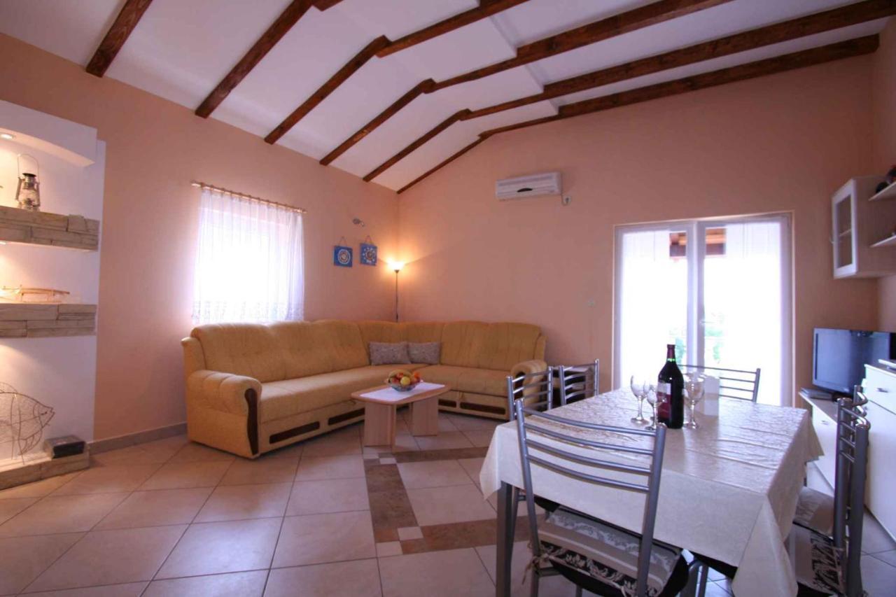 Apartments In Silo/Insel Krk 13442 Екстер'єр фото